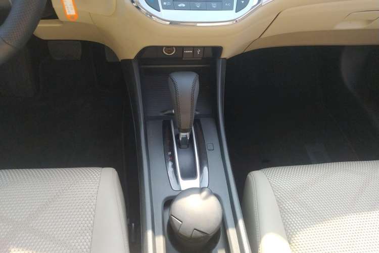 Used Honda Jade 2013 1.8L automatic Comfort version 5 seats
