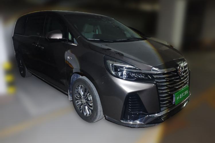 Used Buick GL8 2023 Facelifted Land Cruiser Executive Luxury Version