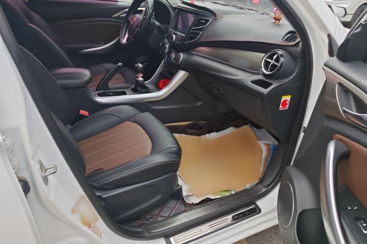 Used BYD Song 2017 Gaishi Upgrade Edition 1.5TI Manual Luxury Model