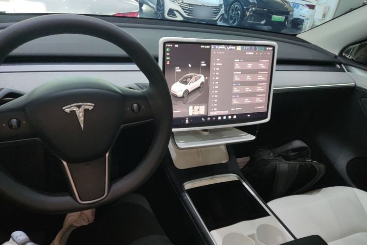 Used Tesla Model Y 2023 Rear-Wheel-Drive Version