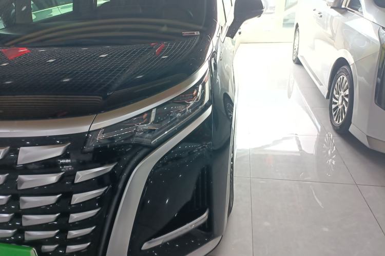 Used Denza D9 2024 DM-i 980 Four-Wheel Drive Prestige Model
