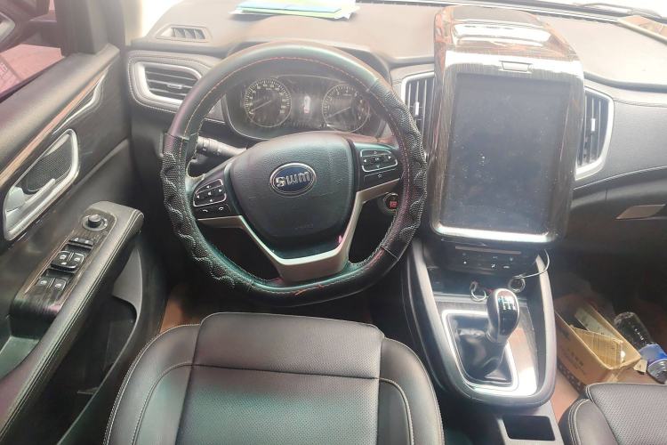 Used SWM X7 2016 1.8L Manual Luxury Edition 7 Seats
