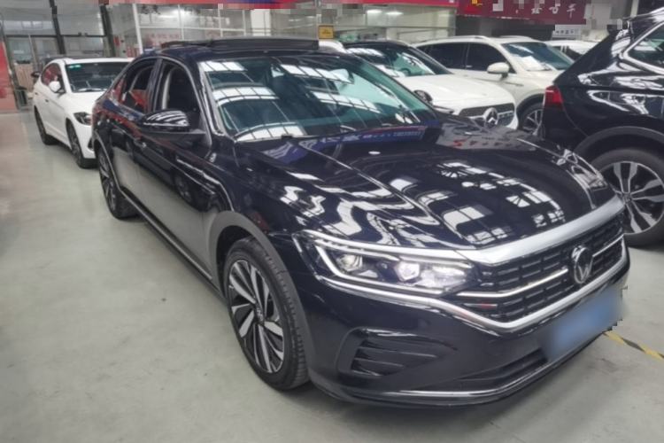 Used Volkswagen Passat 2025 Outstanding Model 380TSI Dragon Glory Edition
