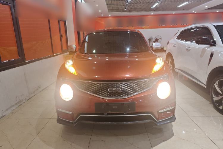 Used Infiniti ESQ 2014 1.6L Spontaneous Edition