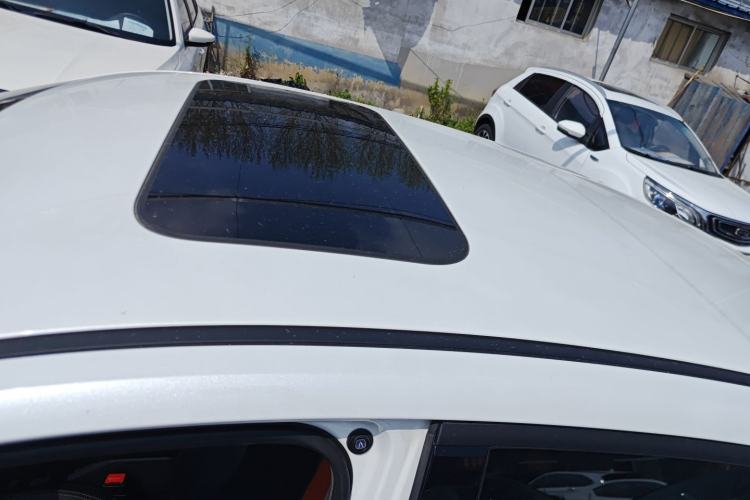 Used CHANGAN UNI-V iDD 2023 ZhiDian iDD 1.5T 113km Smart & Fun Version Roof