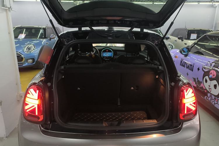 Used MINI 2023 1.5T COOPER Midnight Escape Special Edition Trunk