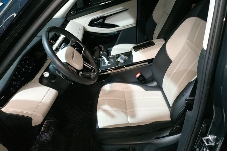 Used Land Rover Range Evoque 2021 Range Rover Velar L 249PS R-Dynamic First Edition Left Front Seat