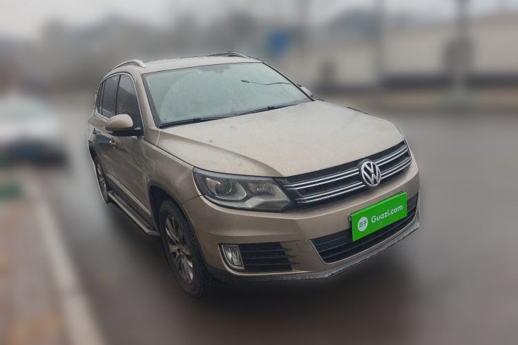 Used Volkswagen Tiguan 2015 1.8TSI Automatic Two-Wheel Drive Luxury Model Front Right 45 Deg