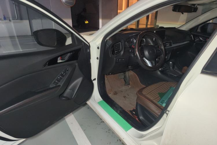 Used Mazda 3 Axela 2016 Sedan 2.0L Automatic Sport Model Driver Seat