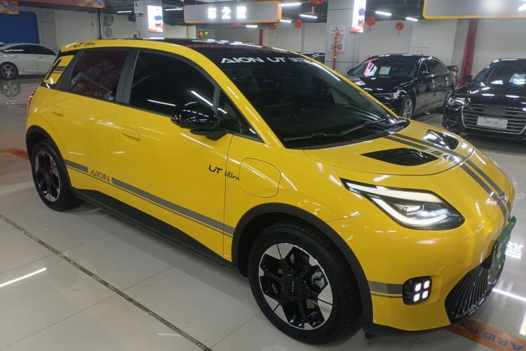 Used AION UT 2025 420 Prestige Edition Front Right 45 Deg