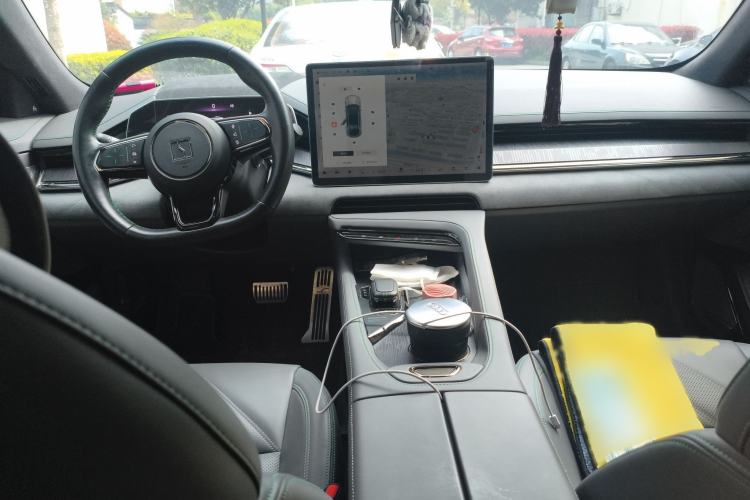 Used Zeekr 001 2022 Ultra-Long Range Dual-Motor YOU Version Interior 2