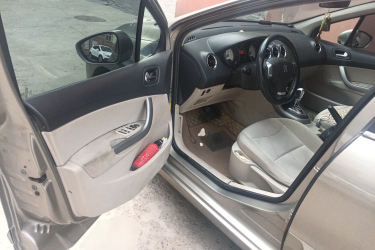 Used Peugeot 408 2013 2.0L Automatic Comfort Edition
