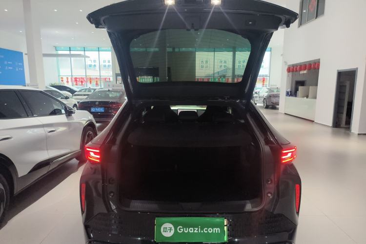 Used Volkswagen ID.UNYX 2024 Pro Long-Range Version Trunk