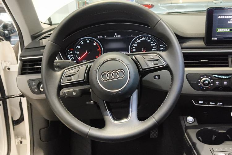 Used Audi A4L 2019 40 TFSI Ambition China VI