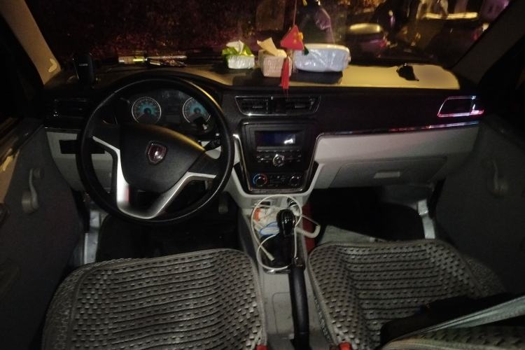 Used Jinbei Hiace X30 2023 1.5L Super-Comfortable Passenger Van 5/6/7-Seater Non-Air-Conditioned Version Model SWC15M
