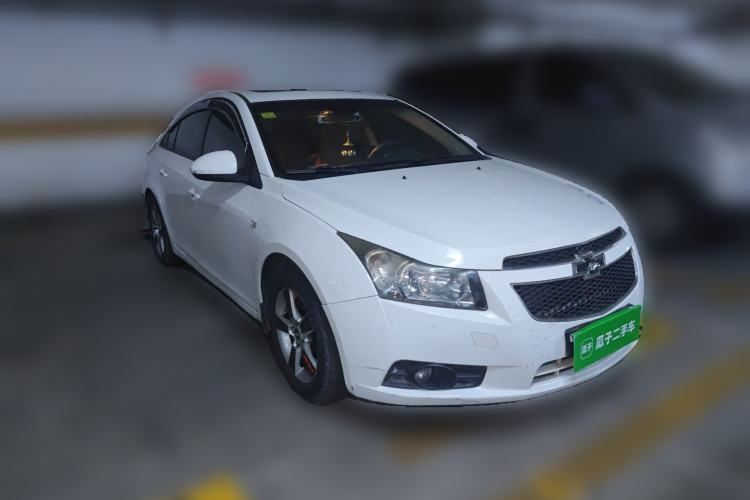 Used Chevrolet Cruze 2013 1.6L SE MT Front Right 45 Deg