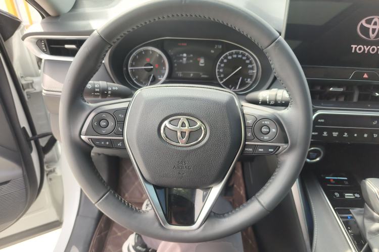 Used Toyota Harrier 2022 2.0L CVT Two-Wheel Drive Deluxe Edition
