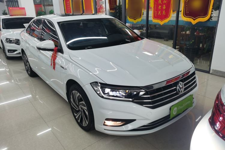 Used Volkswagen Sagitar 2021 200TSI DSG Excellence Edition Front Right 45 Deg