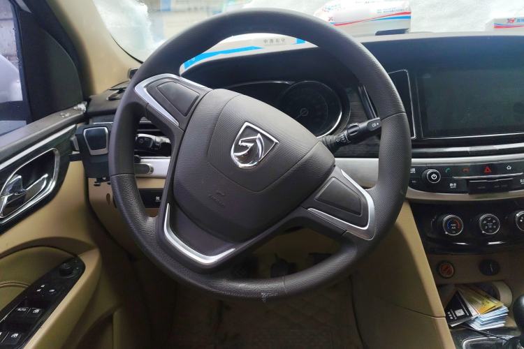Used Baojun 730 2016 1.5L Manual Comfort Version 7 Seats China V Emission Standard

