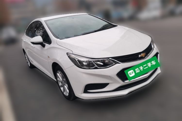 Used Chevrolet Cruze 2017 1.5L Automatic Pioneer Sunroof Edition Front Right 45 Deg