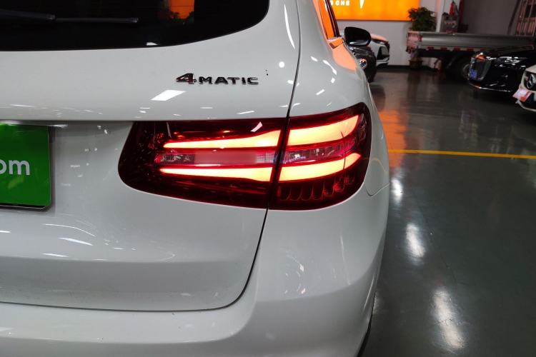 Used Mercedes-Benz GLC 2019 Facelift GLC 260 L 4MATIC Luxury Model Exterior 3