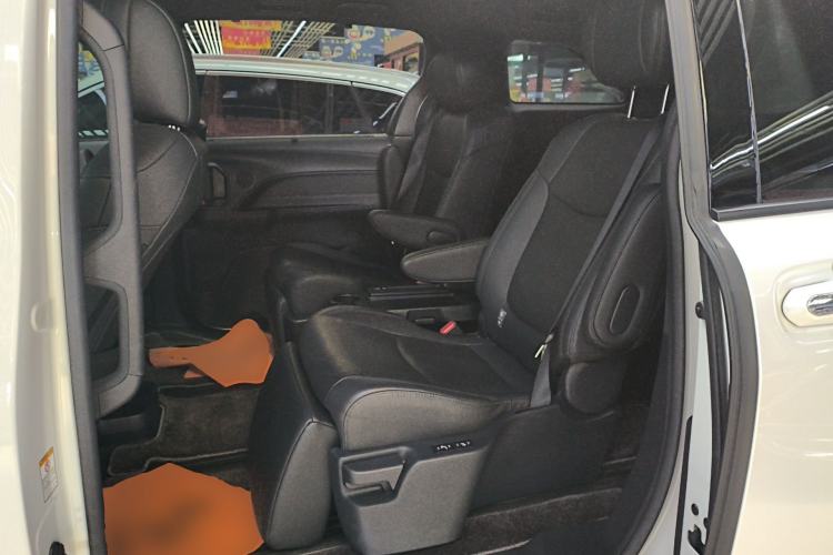 Used Toyota SIENNA 2023 2.5L Hybrid Deluxe Edition Left Rear Seat