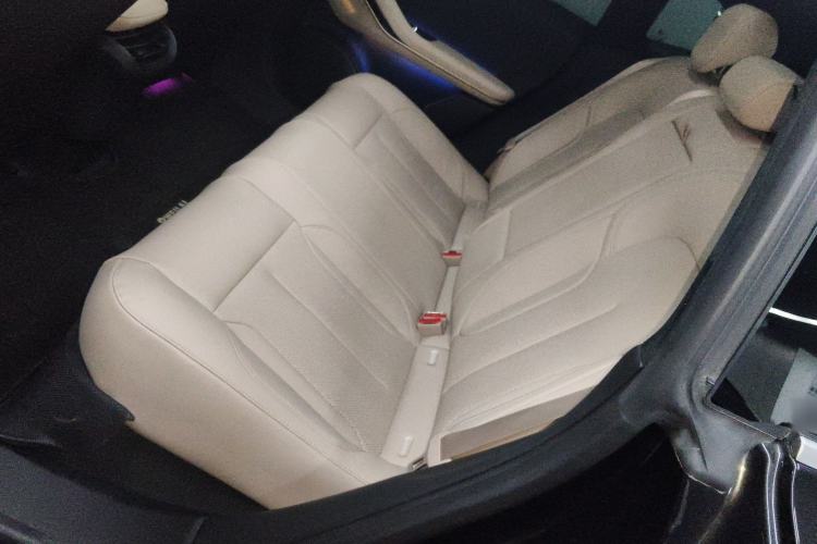 Used Nio ET5 2022 75 kWh Left Rear Seat