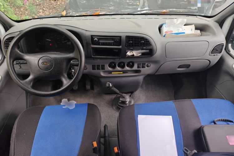 Used Ford Classic Transit 2015 2.8T Diesel Multi-Function Vehicle Short Wheelbase 6-Seater Mid-Roof Edition JX493ZLQ4 Center Console