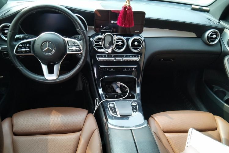 Used Mercedes-Benz GLC 2022 Facelifted GLC 260 L 4MATIC Dynamic Edition Center Console