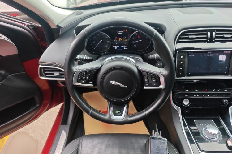 Used Jaguar XE 2015 2.0T 200 PS R-Sport