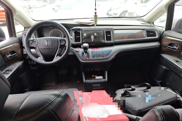 Used Honda Elysion 2016 2.4L Luxury Edition Center Console
