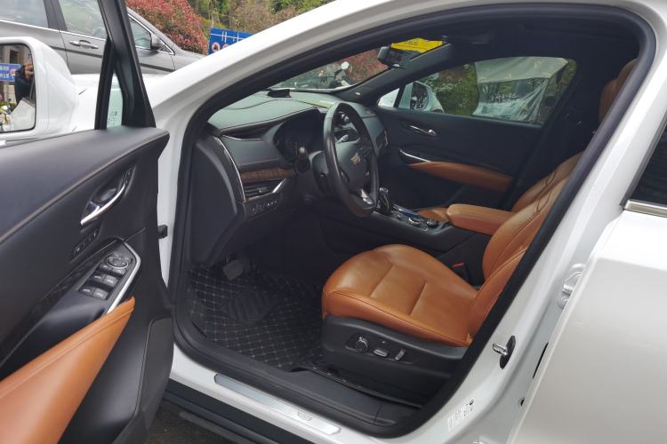 Used Cadillac XT4 2018 28T 4x4 Platinum Edition
