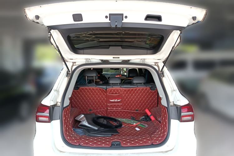 Used Roewe RX5 2016 20T Two-Wheel Drive Automatic Internet Smart Edition
