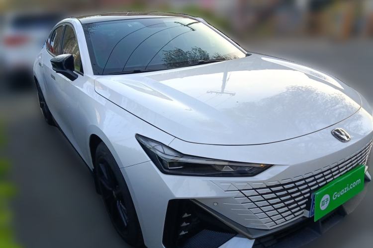 Used CHANGAN UNI-V 2022 1.5T Prestige Version
