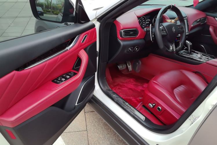 Used Maserati Levante  Driver Seat