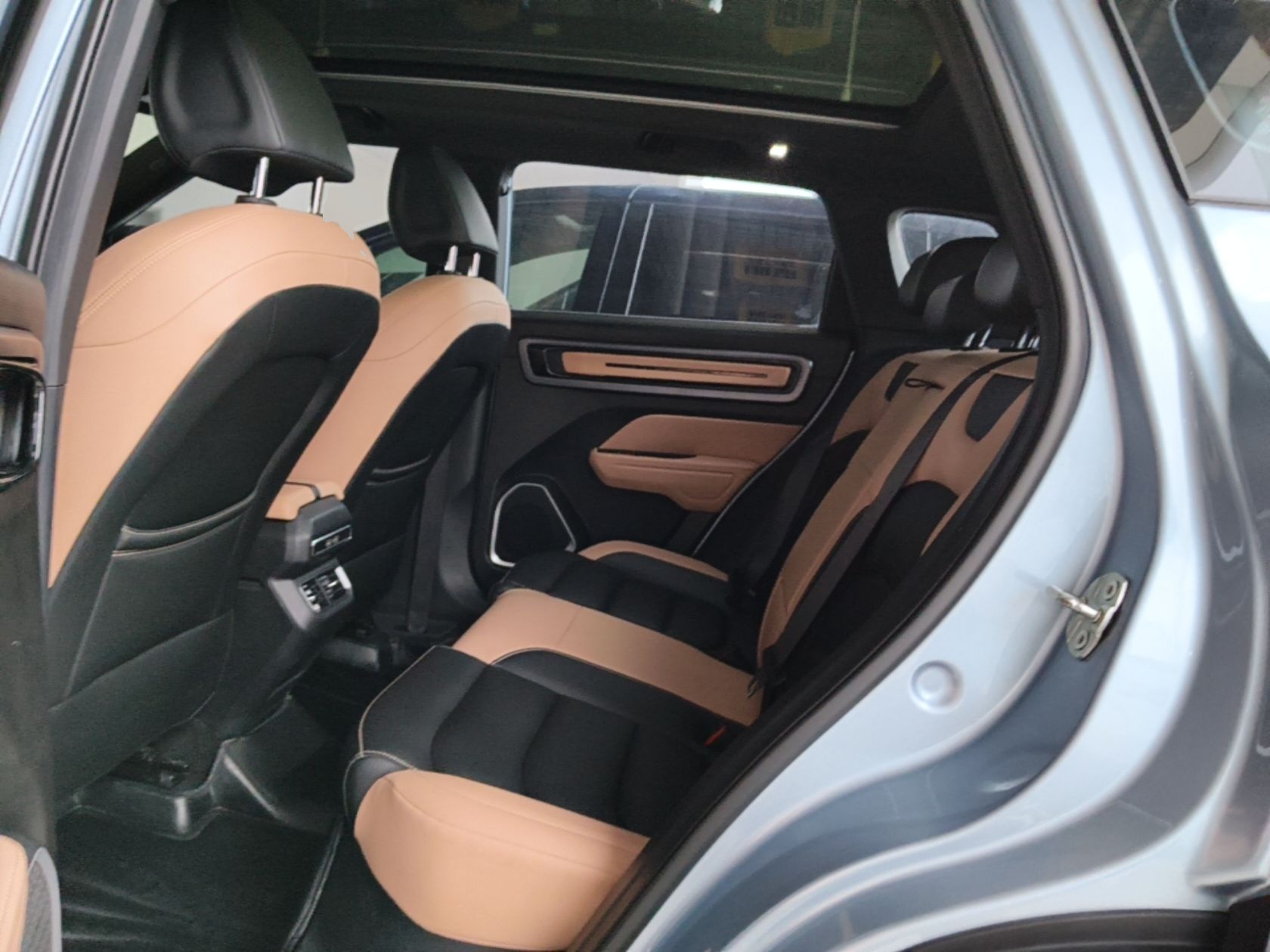 Geely Auto icon 2023 1.5TD Chocolate Luxe Edition — снимка 20