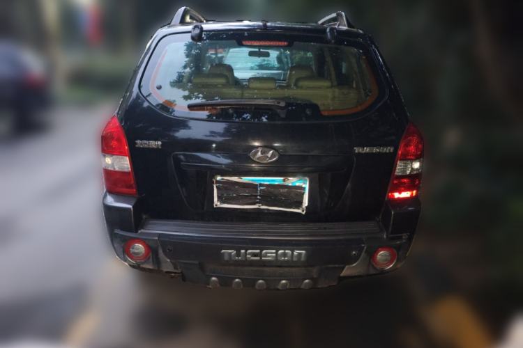 Used Hyundai Tucson 2009 2.0L Automatic Two-Wheel Drive with Sunroof