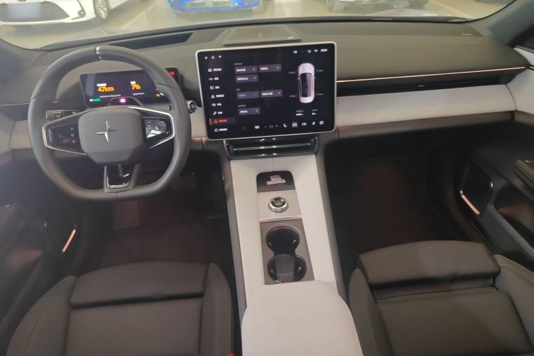 Used Polestar 4 2023 Single Motor Standard Range PLUS Center Console