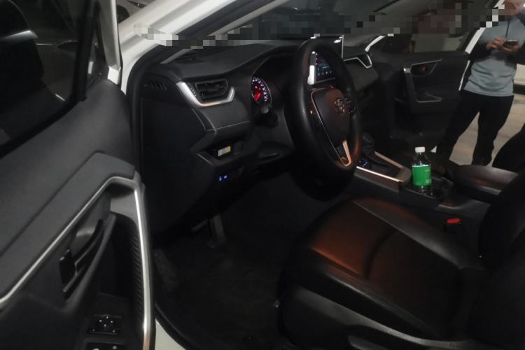 Used Toyota RAV4 2020 2.0L CVT Two-Wheel Drive Urban Edition Driver Seat