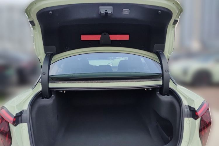 Used Hongqi EH7 2024 690 Pro Trunk