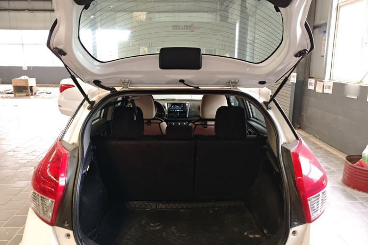 Used Toyota YARiS L Zhi Xuan 2015 1.5E Automatic Charm Edition Trunk