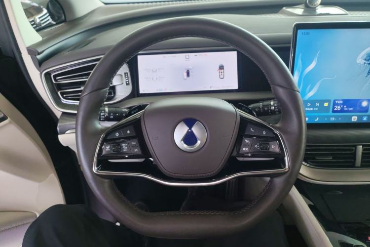 Used Denza D9 2025 DM-i Smart Drive 1020 Four-Wheel Drive Deluxe Model Steering Wheel