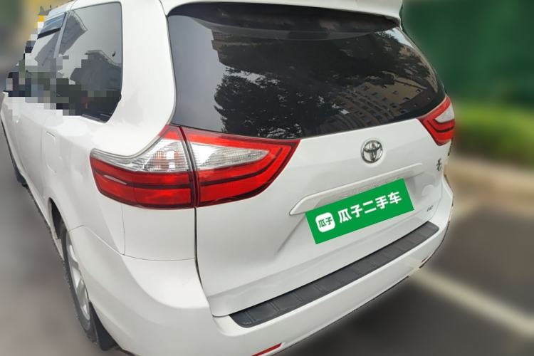 Used Toyota SIENNA 2015 3.5L Two-Wheel Drive LE Rear Left 45 Deg