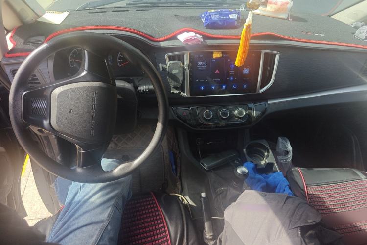 Used FORTHING Lingzhi 2023 M5L 1.6L Base Model 5 Seats Center Console