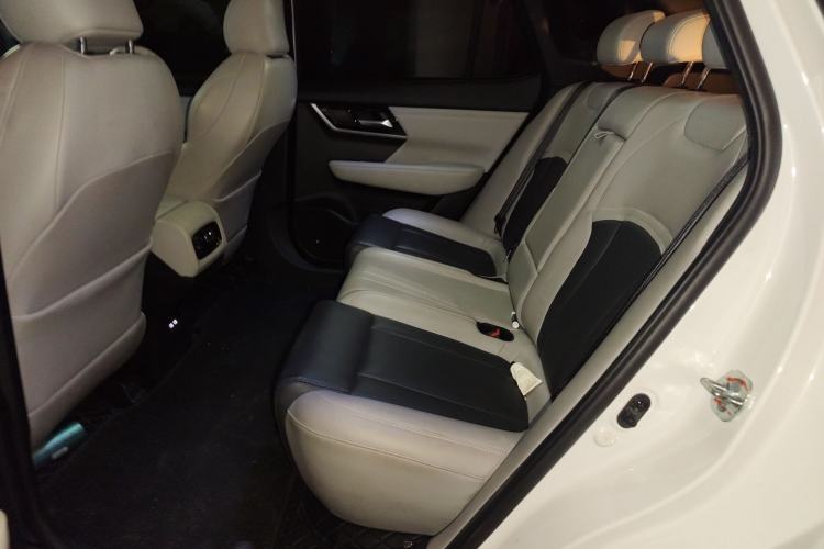 Used Mitsubishi AIRTREK 2022 Hardcore Edition Interior 4