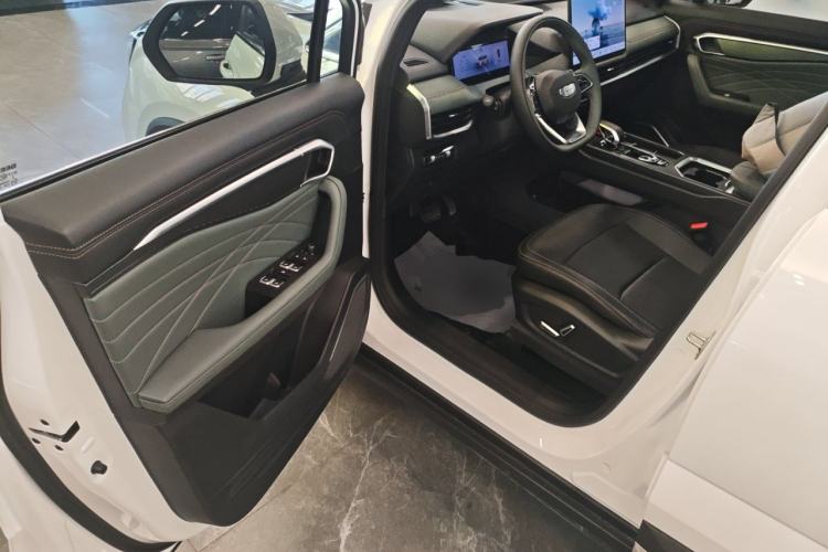 Used Geely Auto Haoyue L 2024 2.0T DCT Prestige Version
