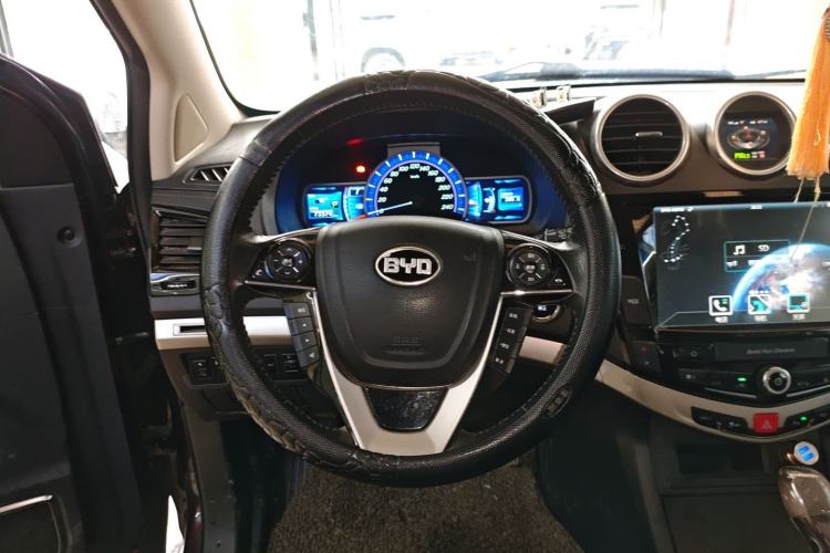 Used BYD S7 2016 2.0T Automatic Prestige Edition Steering Wheel