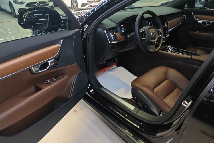 Used Volvo S90 2024 B5 Zhiyi Luxury Edition
