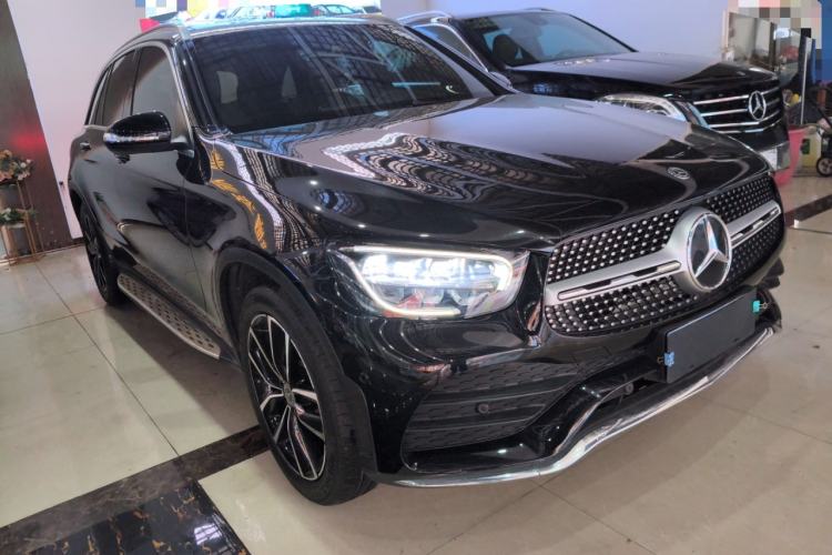 Used Mercedes-Benz GLC 2020 Facelift GLC 260 L 4MATIC Luxury Edition Front Right 45 Deg