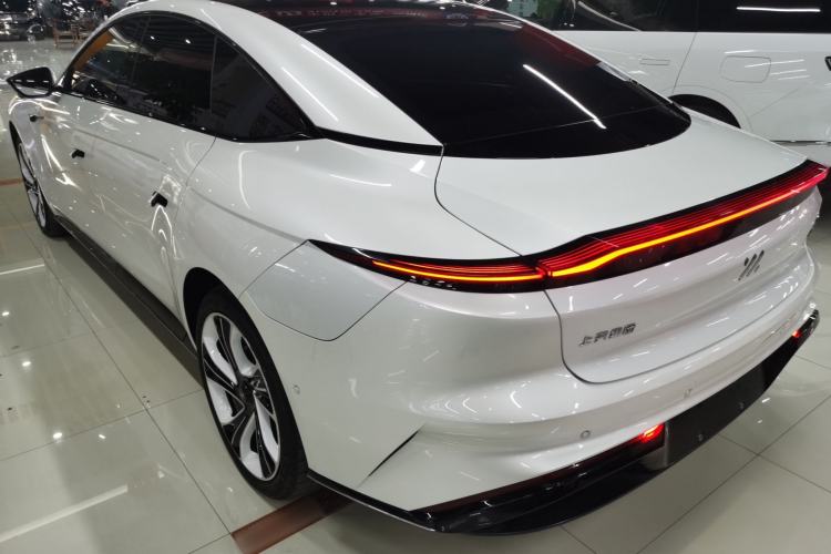 Used IM L7 2022 Pro Model Rear Left 45 Deg